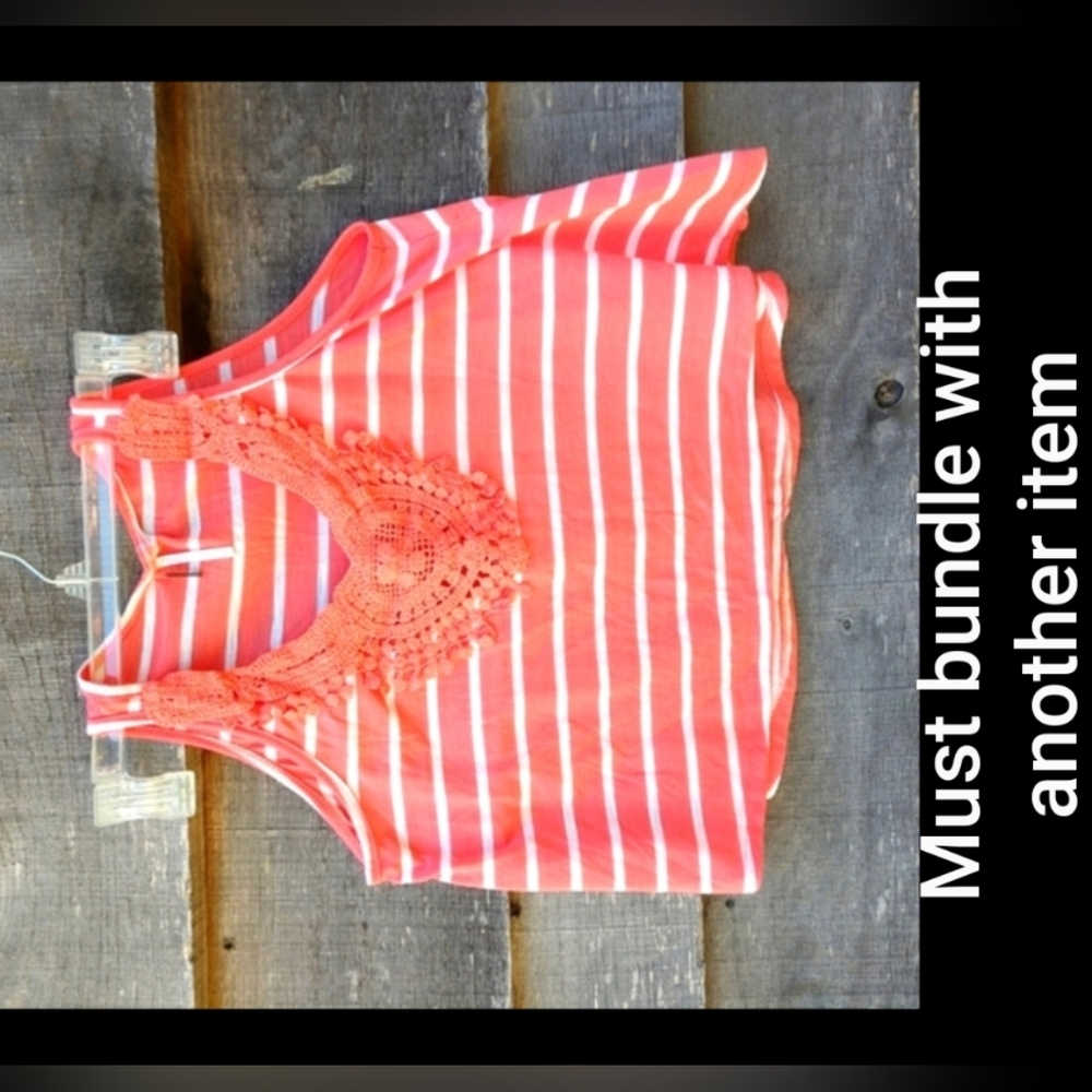 🎯🎯Crop Tank Top Small by Poof Must BUNDLE with Another Item